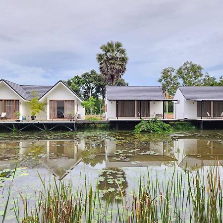 The Duck Cafe And Resort Trat Extérieur photo