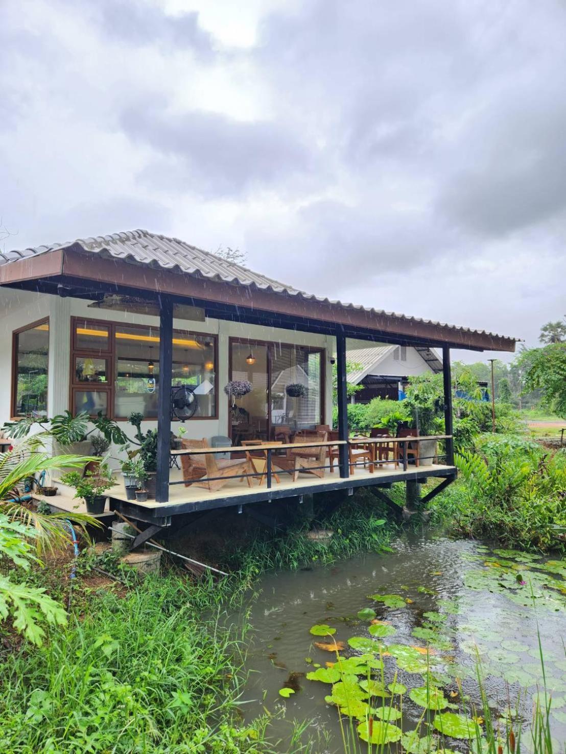 The Duck Cafe And Resort Trat Extérieur photo