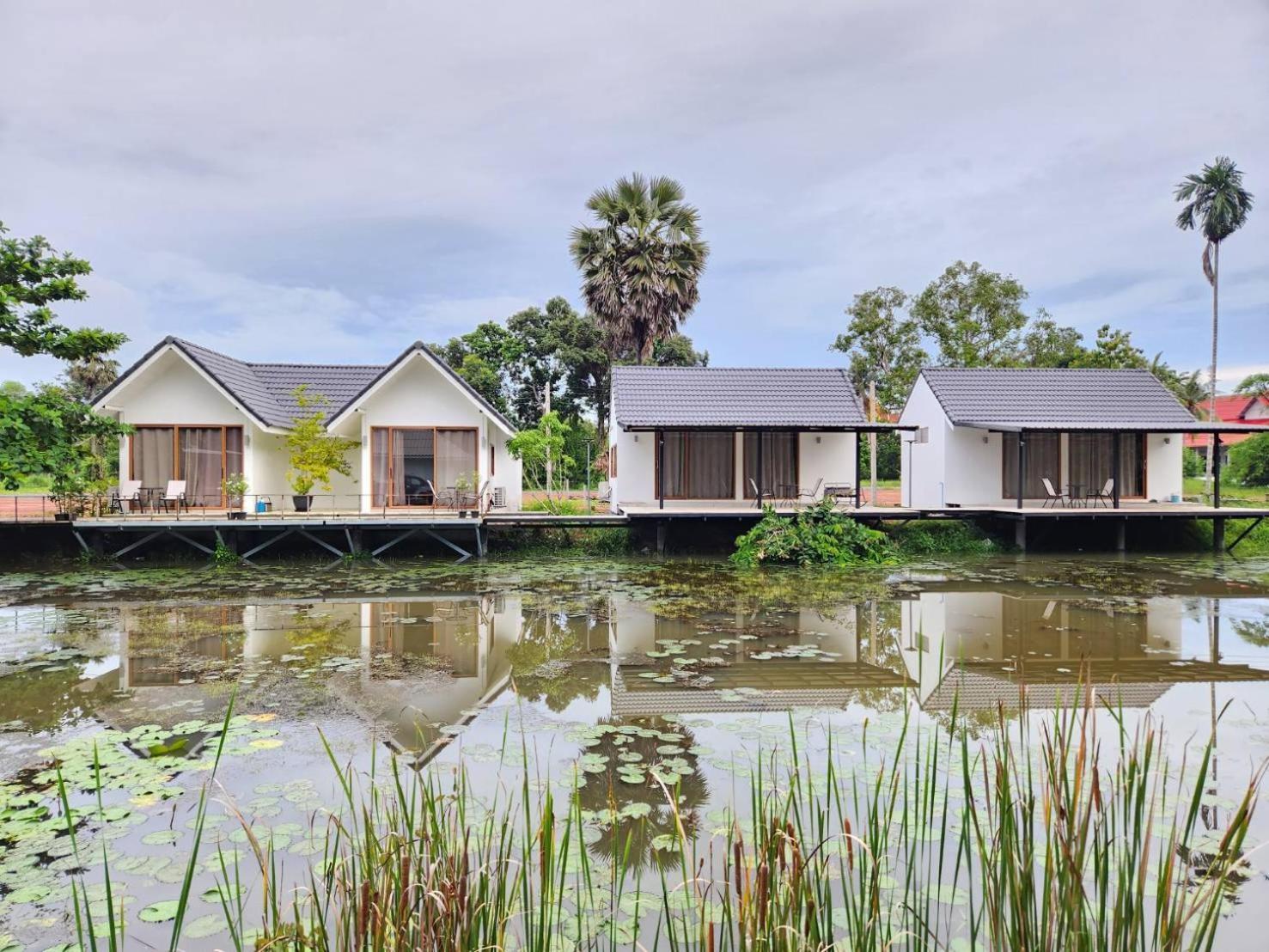 The Duck Cafe And Resort Trat Extérieur photo