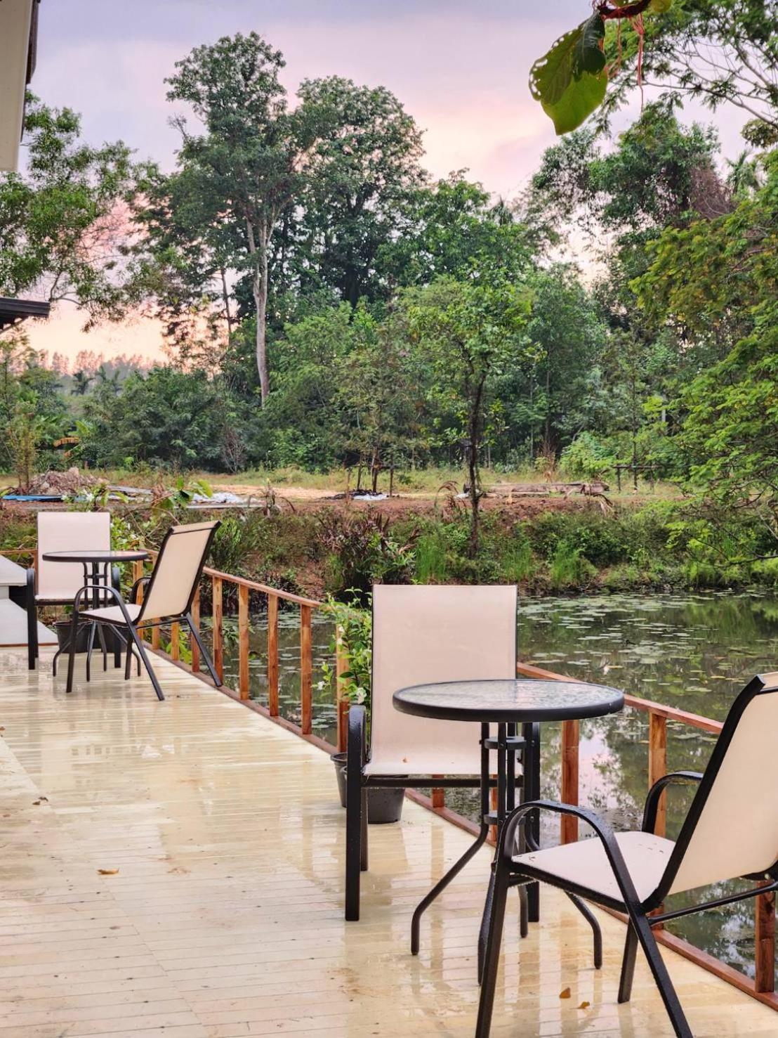 The Duck Cafe And Resort Trat Extérieur photo